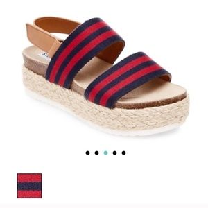 SIZE 5  STEVE MADDEN PLATFORM SHOES